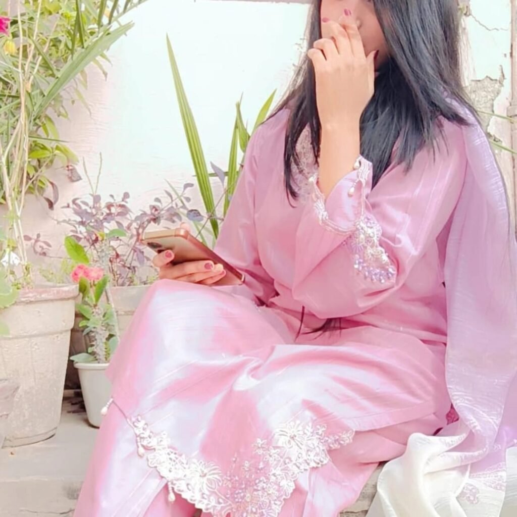 Minahil Iftikhar home tutor in Gulberg and Askari Lahore teaching ICS and Pre Engineering students