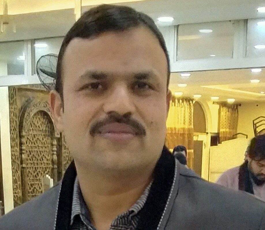Sir Amir, an experienced Accounting Tutor in Lahore, providing one-to-one home and online accounting tuition for O Level, A Level, IGCSE, IB, Edexcel, Punjab Board, and university students.